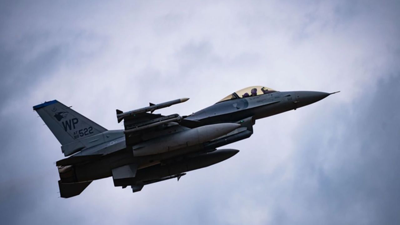 An F-16 Fighting Falcon assigned to the 35th Fighter Squadron, takes off after efueling at Kunsan Air Base, Republic of Korea, January 17, 2024.